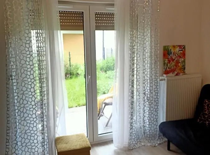 Przytulne Studio - 2 Pokoje,Parking,Blisko Centrum-6Km,Tramwaj, Nflix, Park, Spokoj,